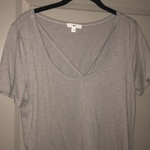grey tee
